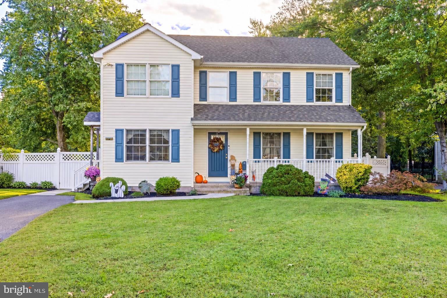 201 LARCH PLACE