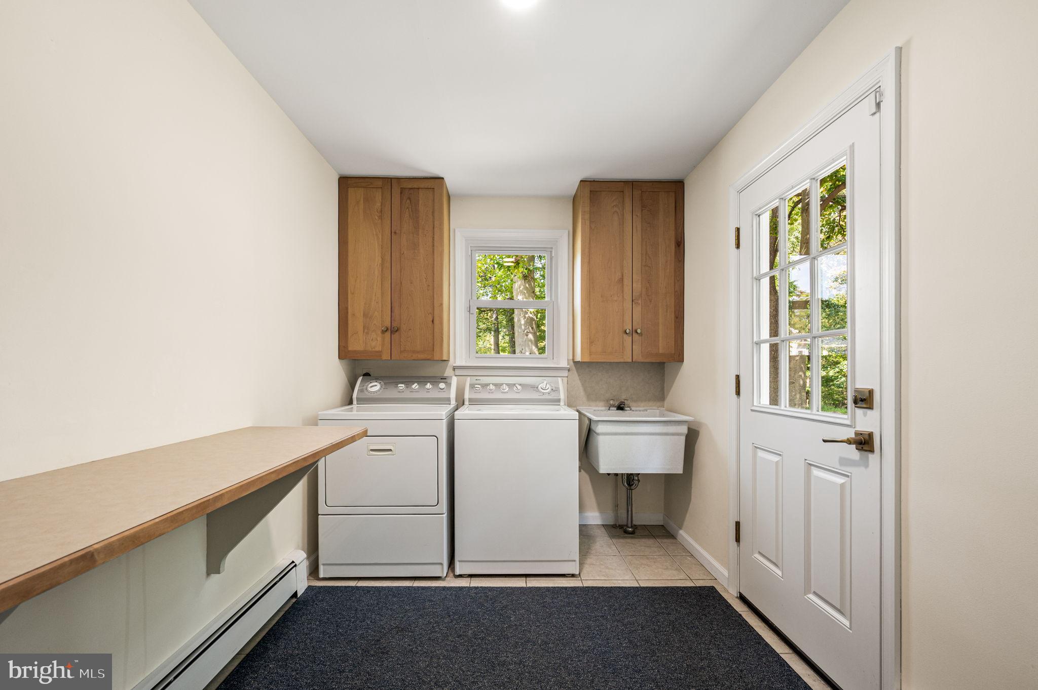 FOUR OAKS FARM - Residential Lease