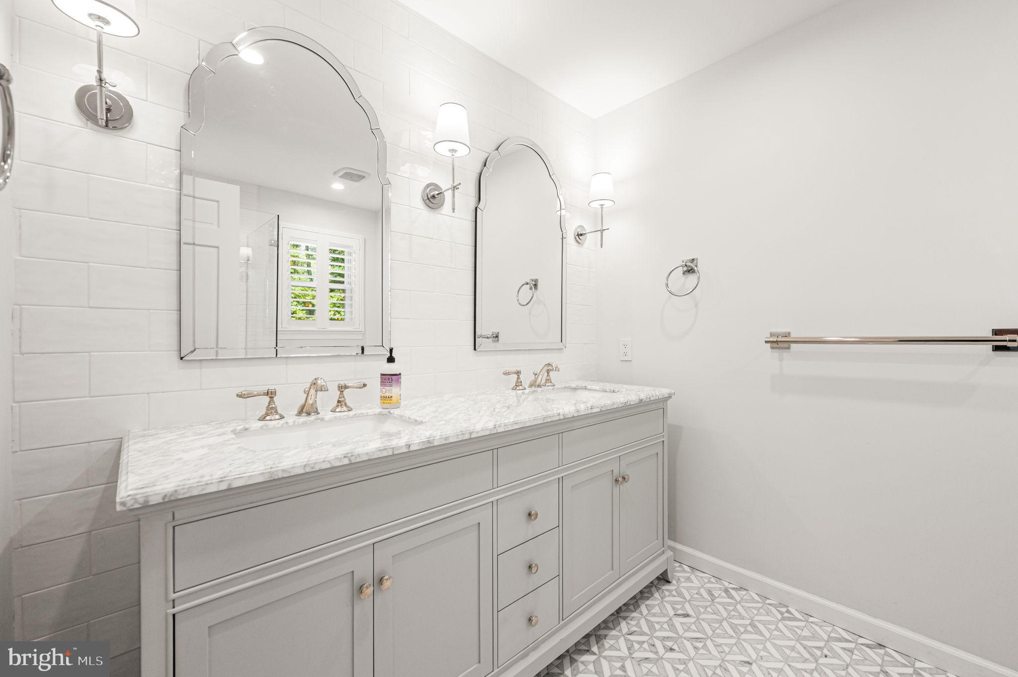 FOUR OAKS FARM - Residential Lease