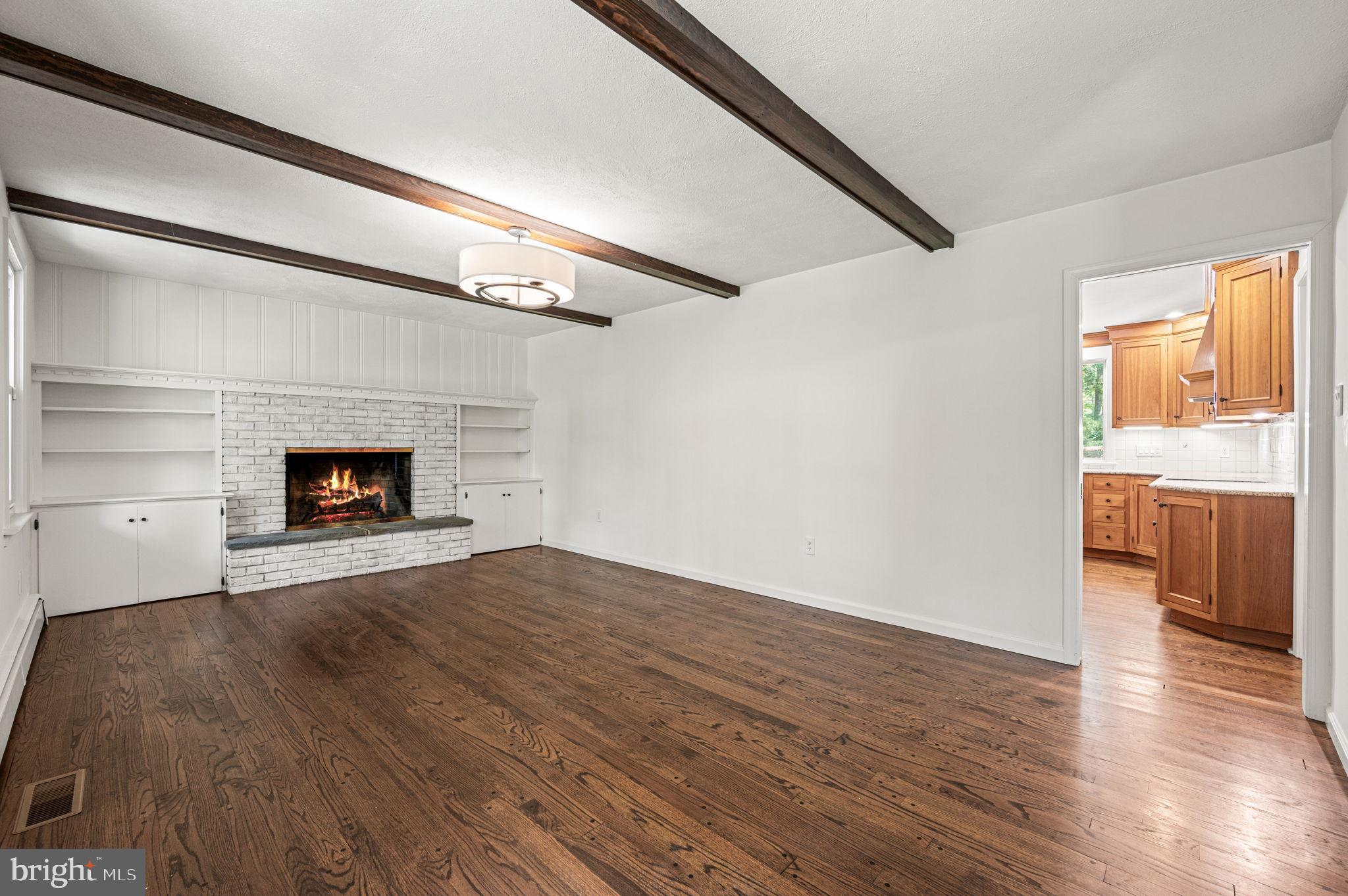 FOUR OAKS FARM - Residential Lease