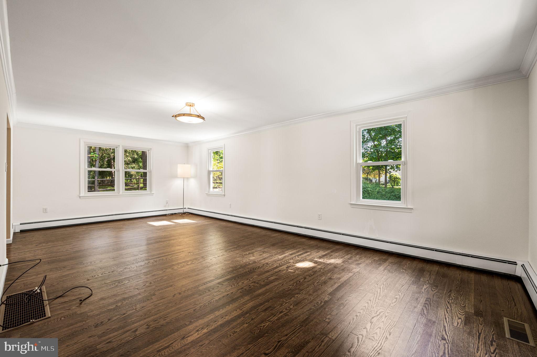 FOUR OAKS FARM - Residential Lease