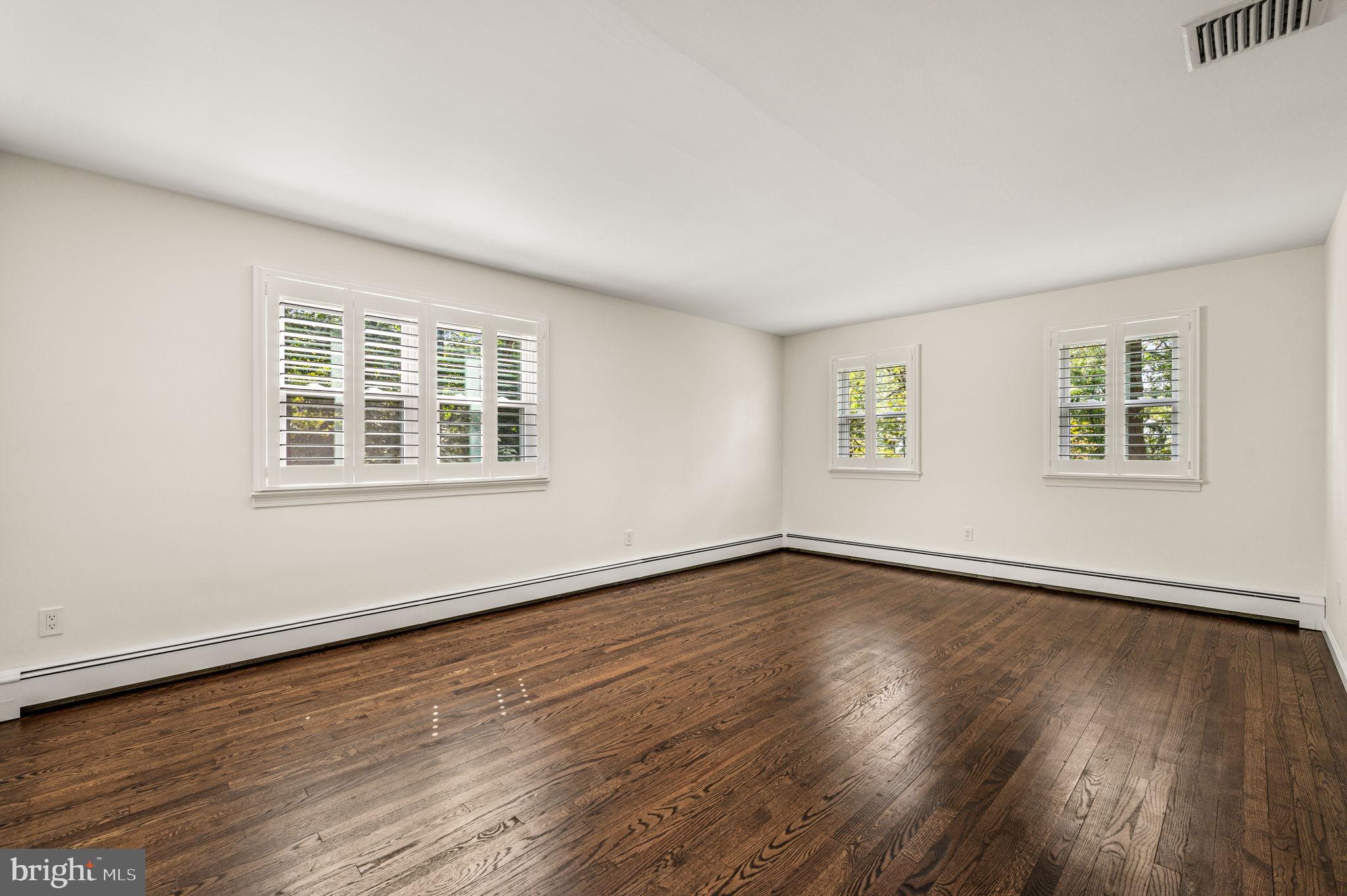 FOUR OAKS FARM - Residential Lease