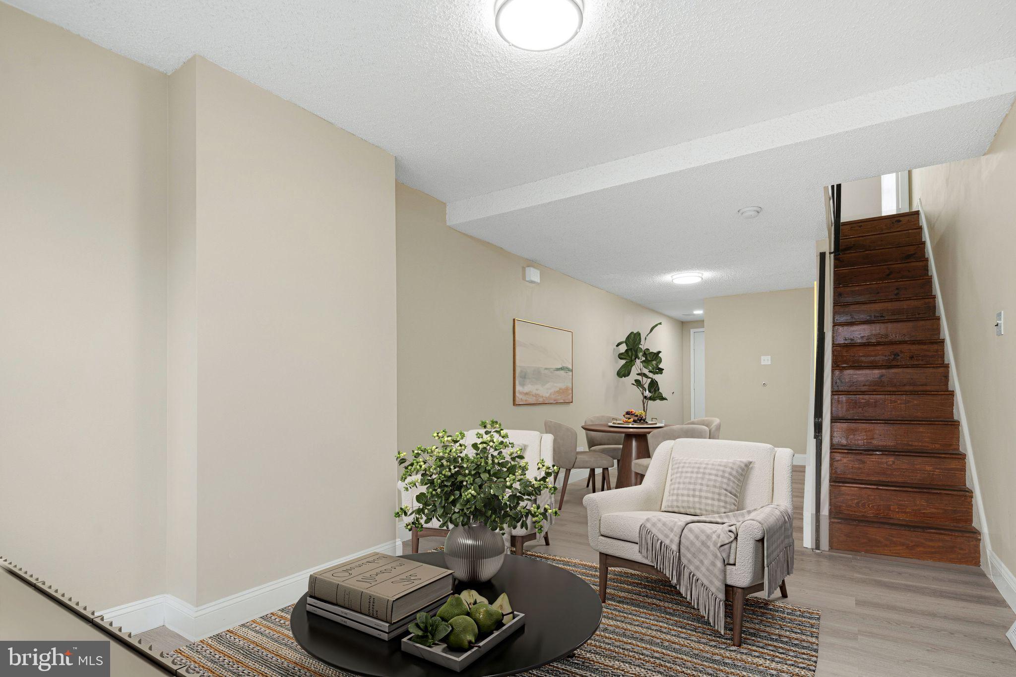 1519 W THOMPSON STREET