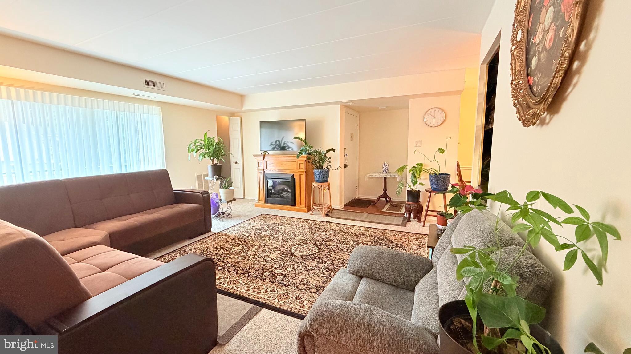 52 OAKRIDGE DRIVE