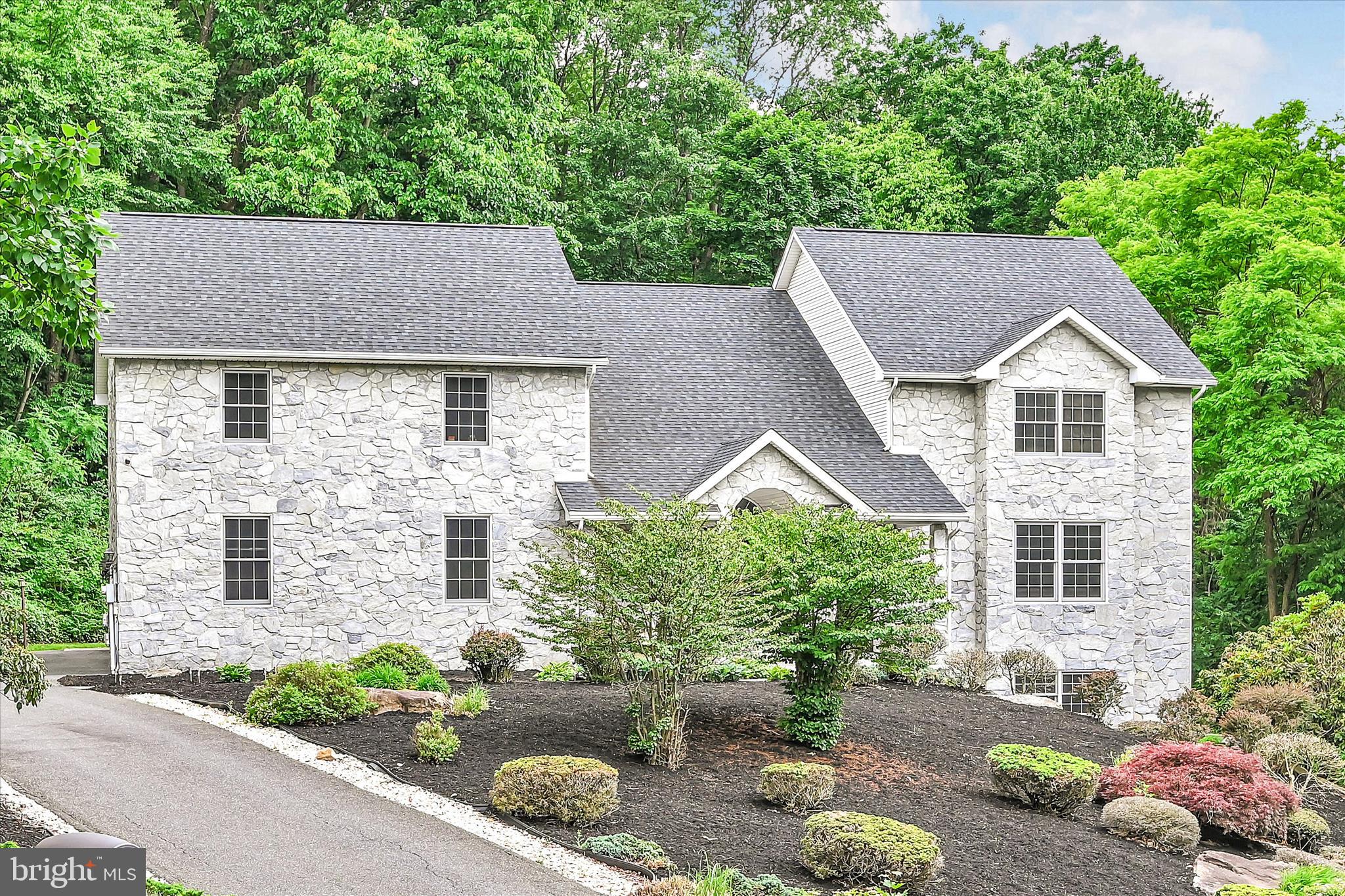 1289 OAK TERRACE LANE