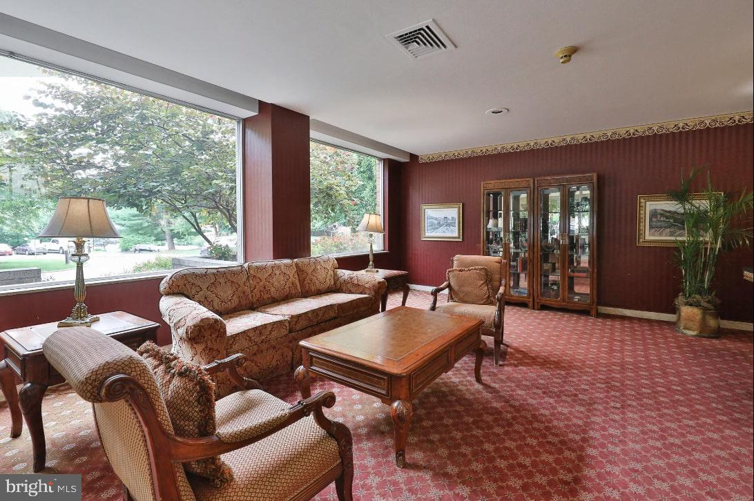 ELKINS PARK HOUSE - Residential