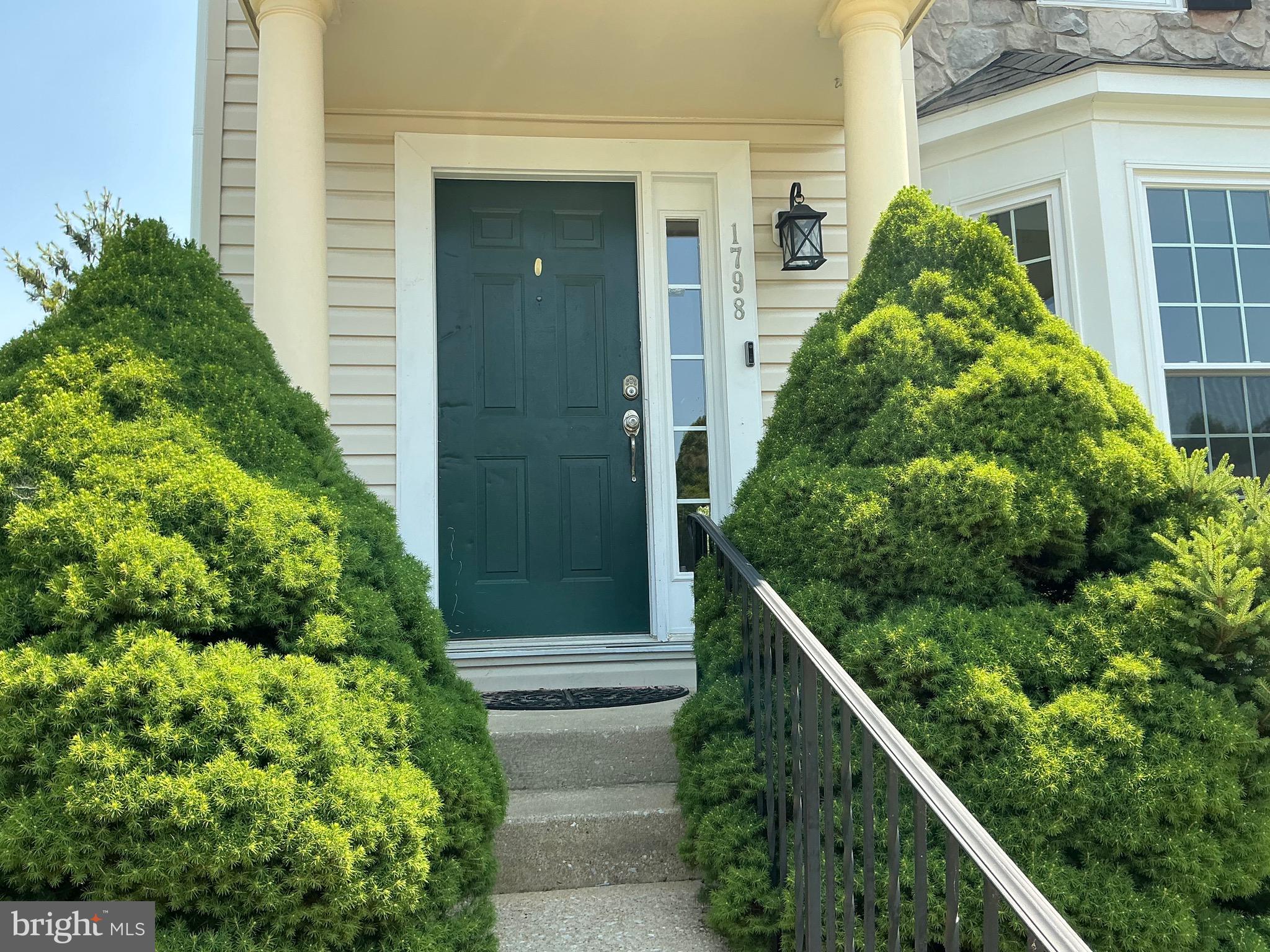 SEVEN OAKS - Residential Lease