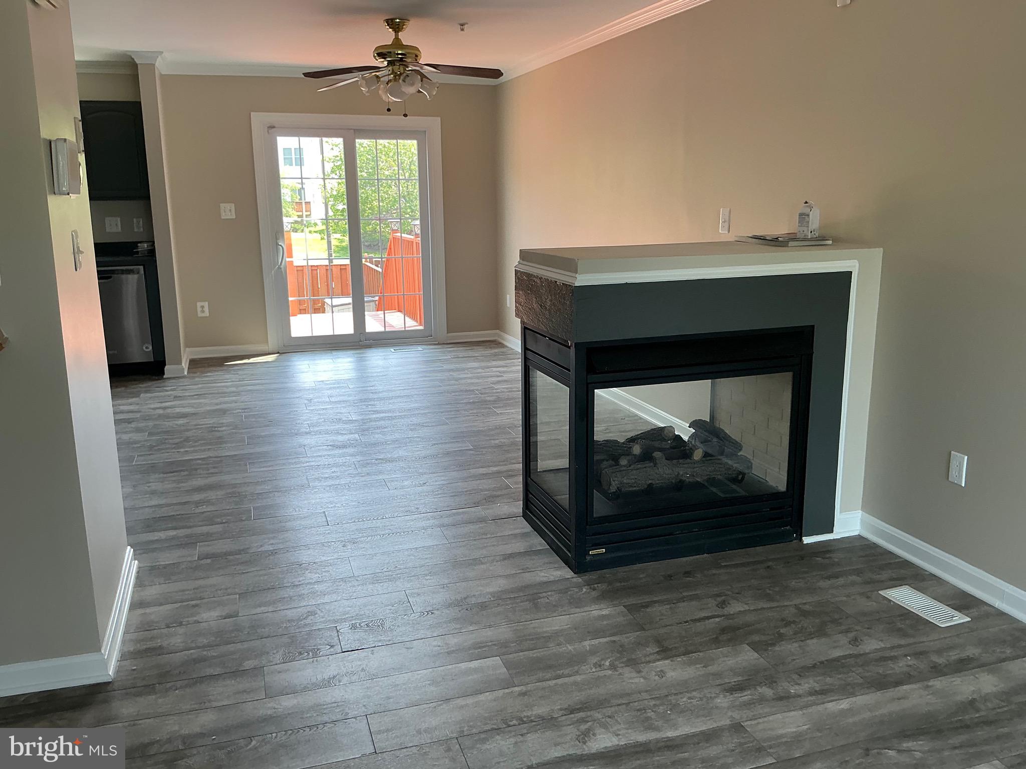 SEVEN OAKS - Residential Lease