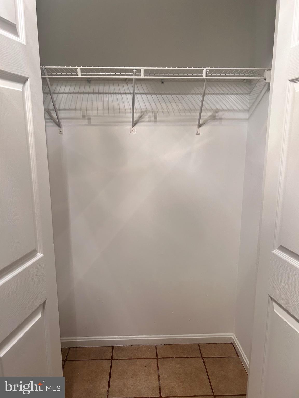 SEVEN OAKS - Residential Lease