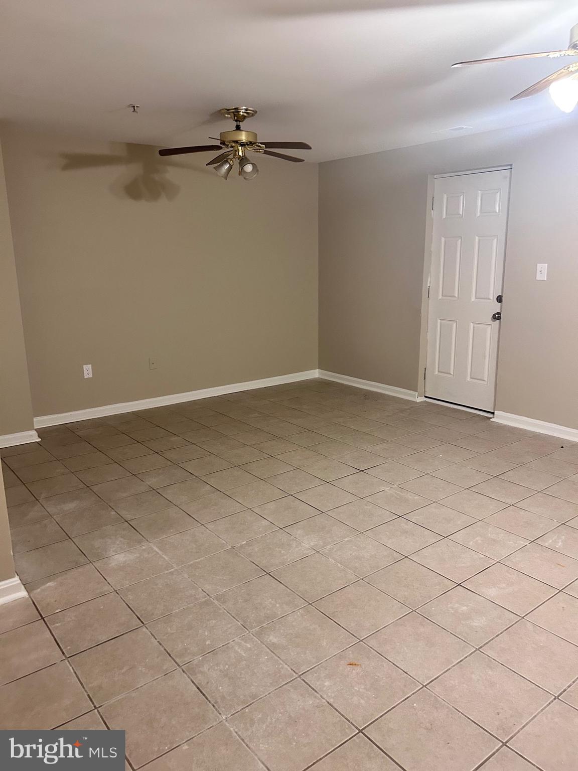 SEVEN OAKS - Residential Lease