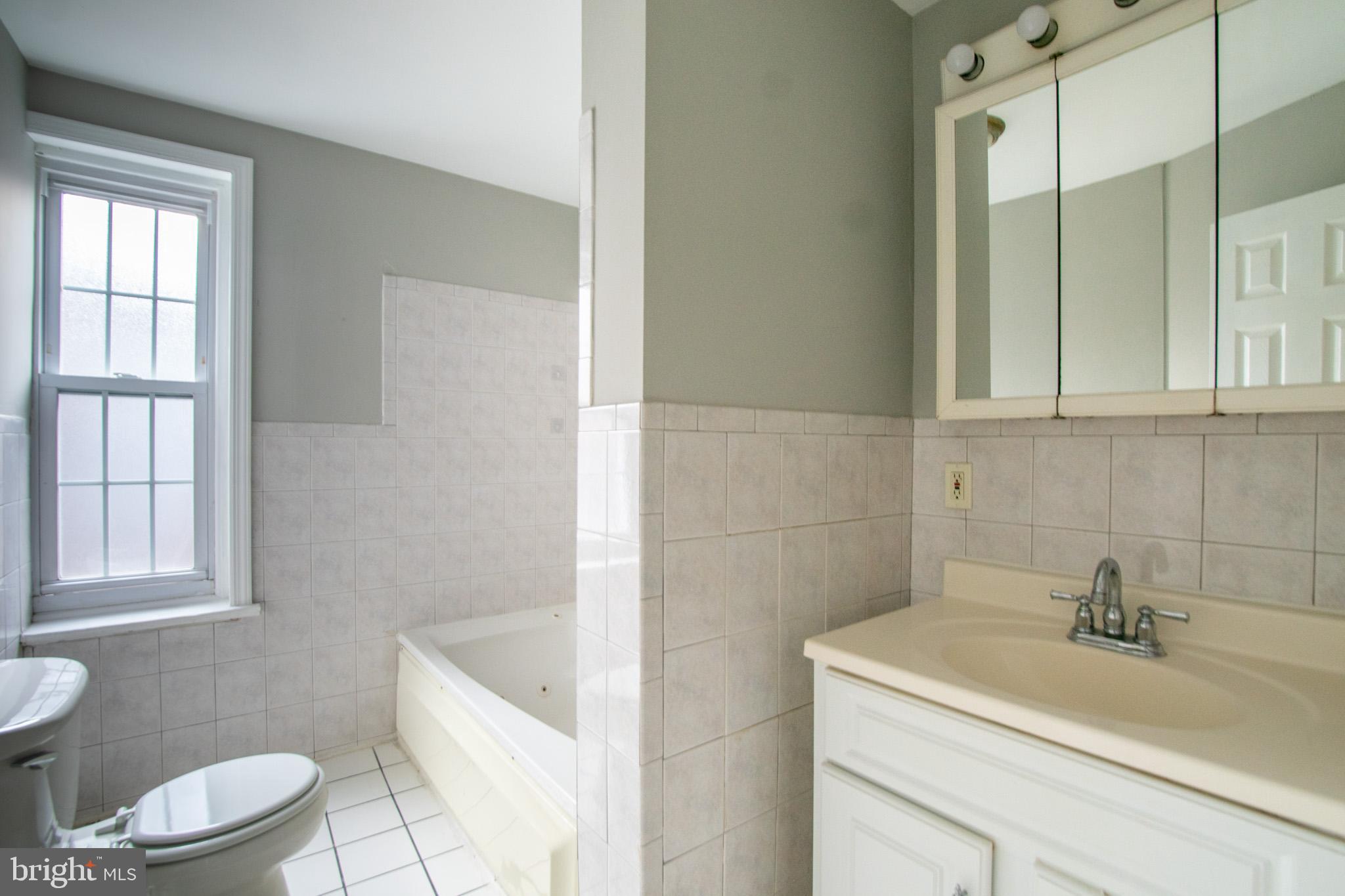 FAIRMOUNT - Residential Lease