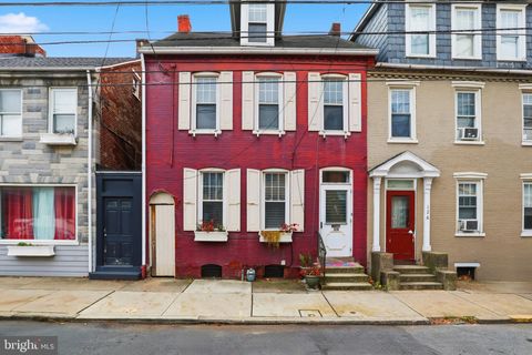 128 E JAMES STREET LANCASTER PA 17602