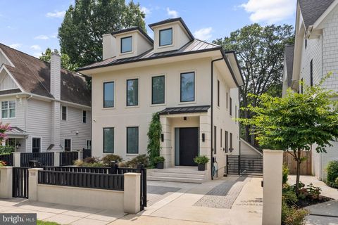 5068 SHERIER PLACE NW WASHINGTON DC 20016
