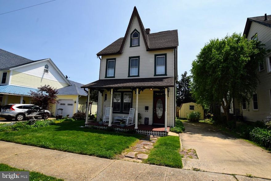Beautiful ready to move in Victorian in beautiful  downtown Havre de Grace.
Walking distance to marina, restaurants, theater and more.
Hardwood floors, updated kitchen and baths. Off street and  extra rear parking. Large fenced yard.
Country porch and convenient to APG, I-95, Shopping & Schools.