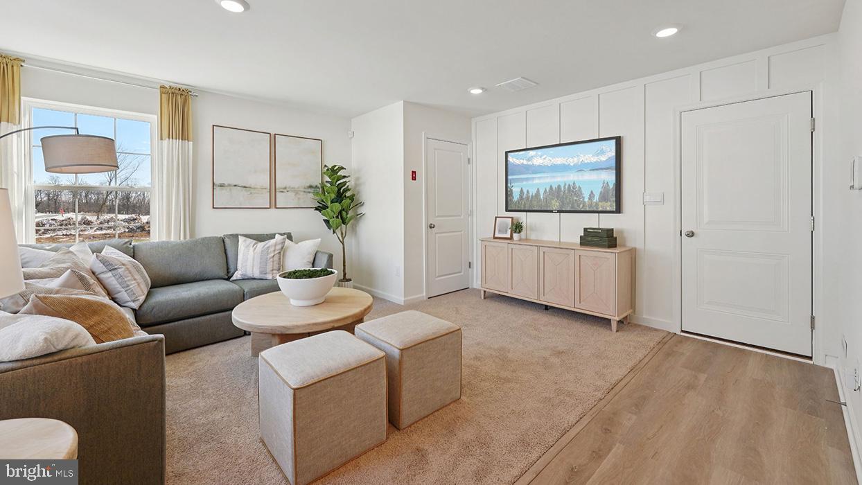 SPRING GARDEN MEADOWS - Residential