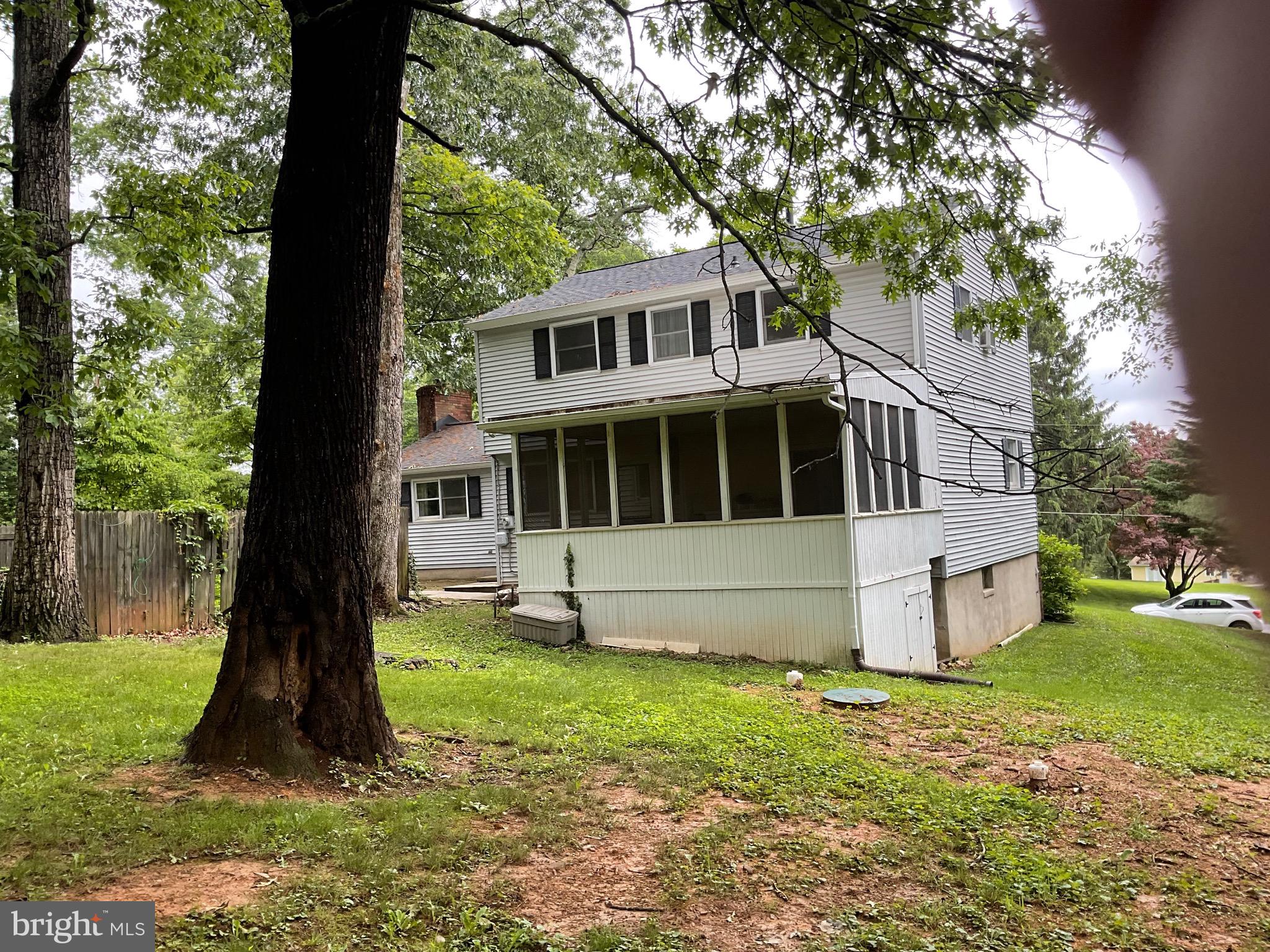 2425 CLYDESDALE ROAD