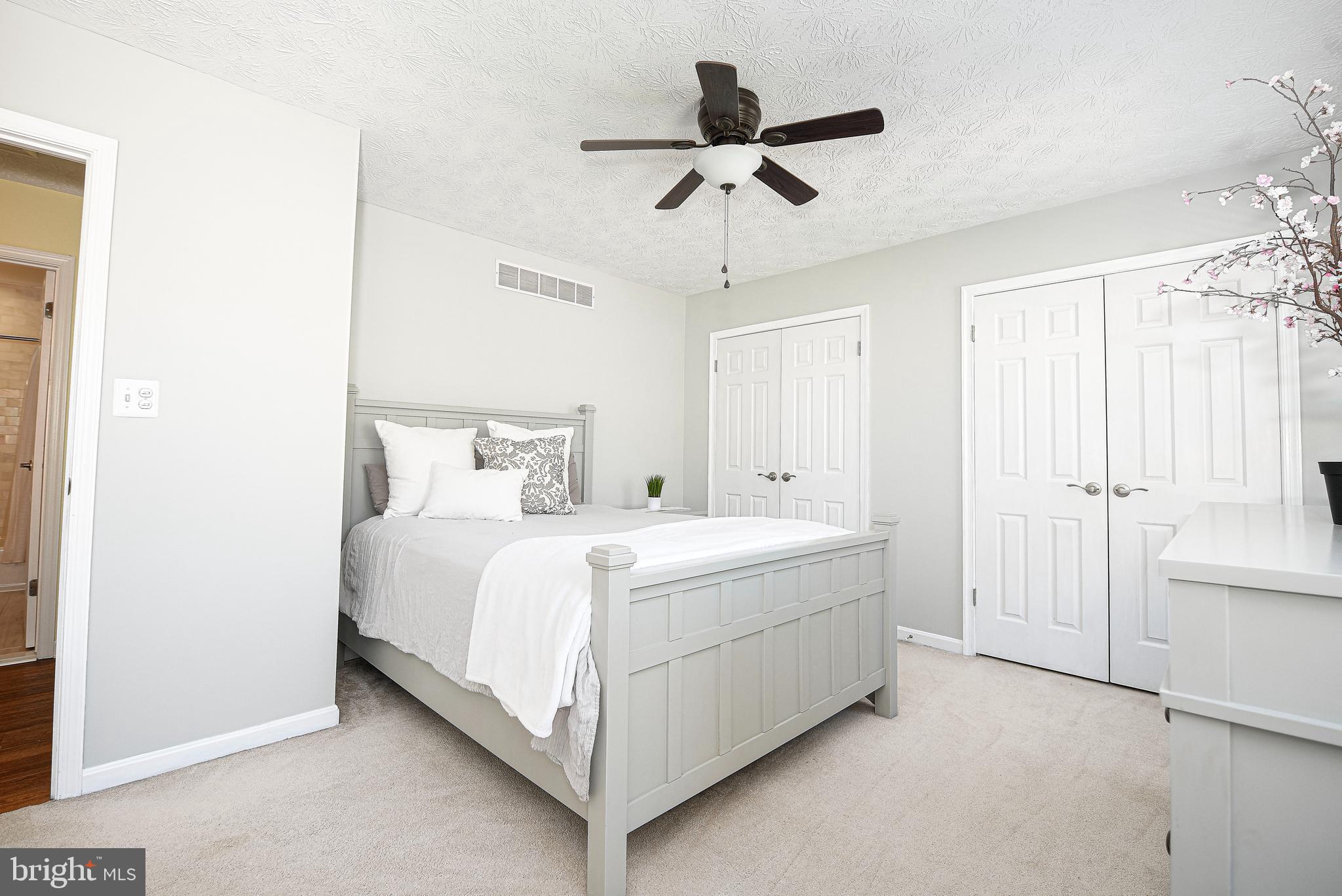 FOXBOROUGH FARMS - Residential