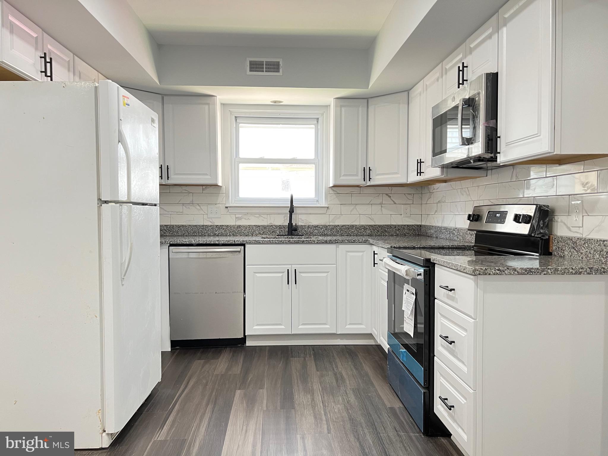 CEDAR GROVE ESTS - Residential