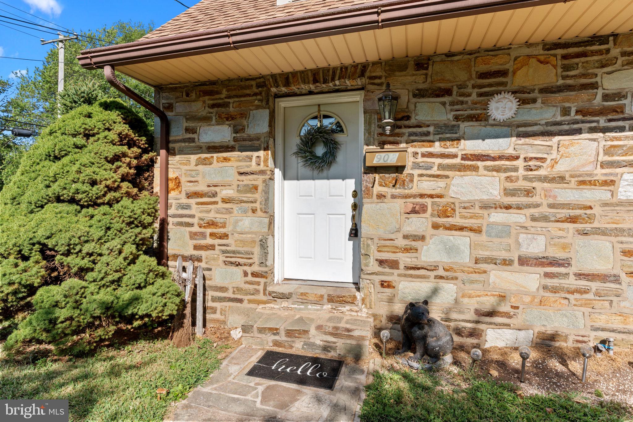 902 E PROSPECT AVENUE