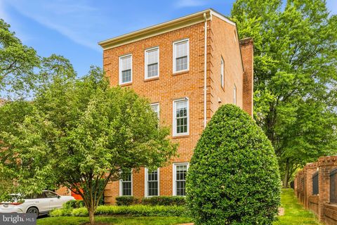 Photo of 20 S Montana Street, ARLINGTON, VA 22204 (MLS # VAAR2075340)