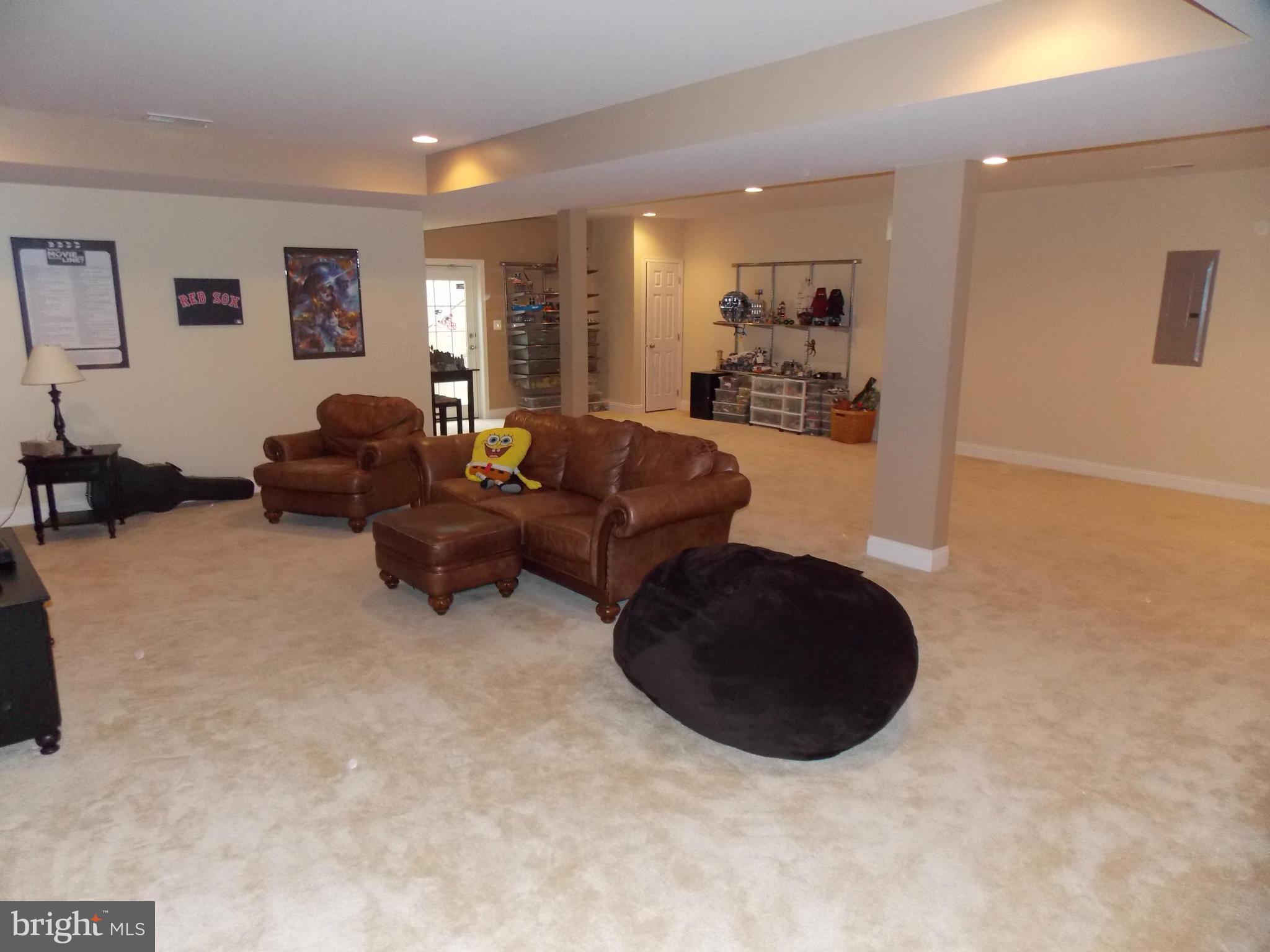 LOUDOUN VALLEY ESTATES - Residential