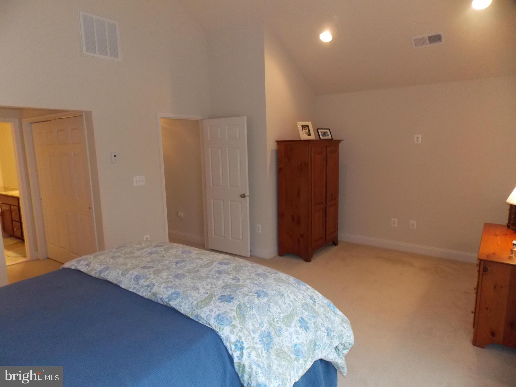 LOUDOUN VALLEY ESTATES - Residential