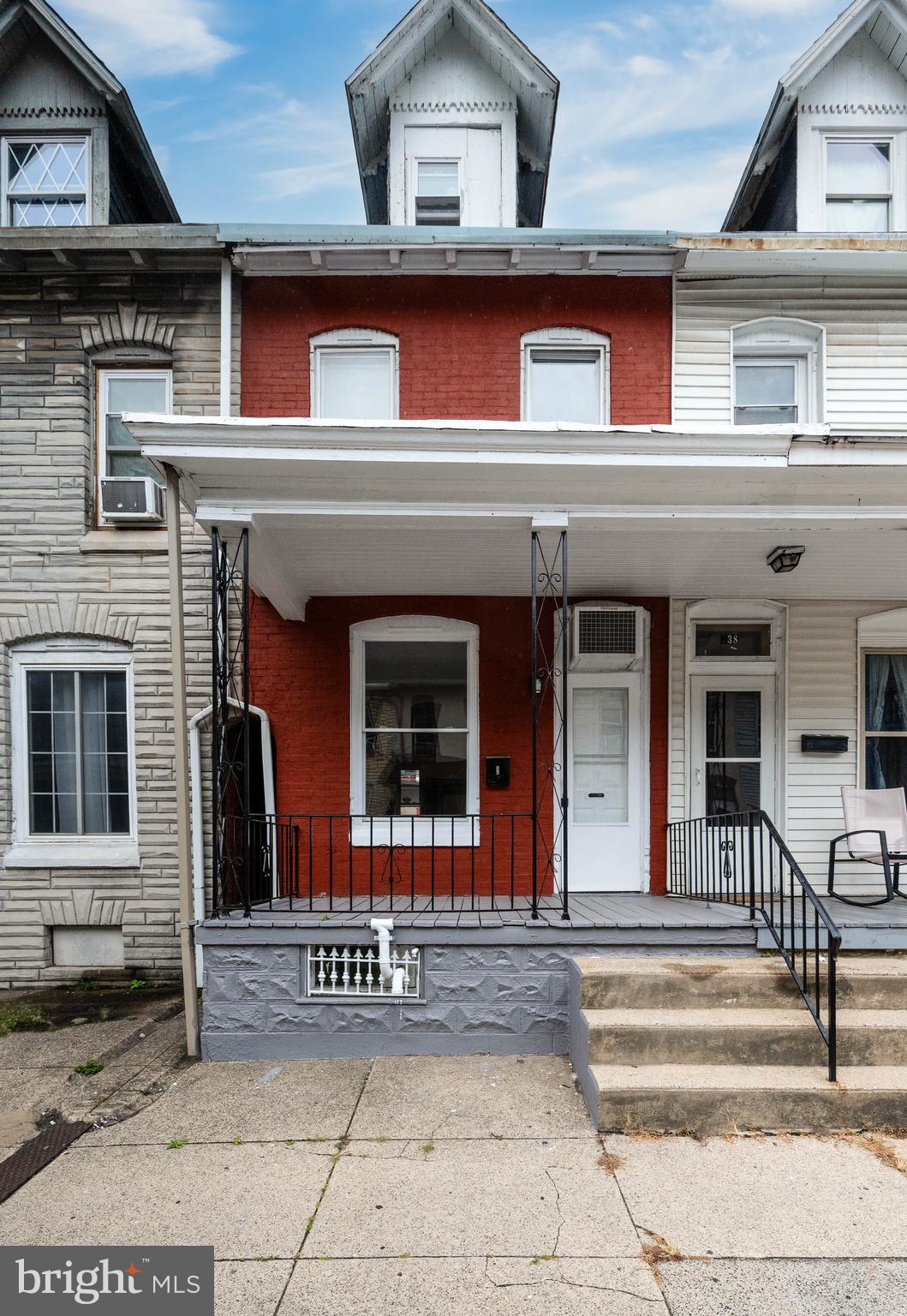 736 LANCE PLACE