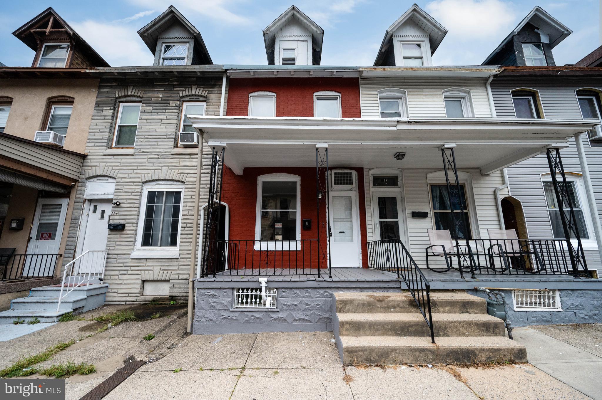 736 LANCE PLACE