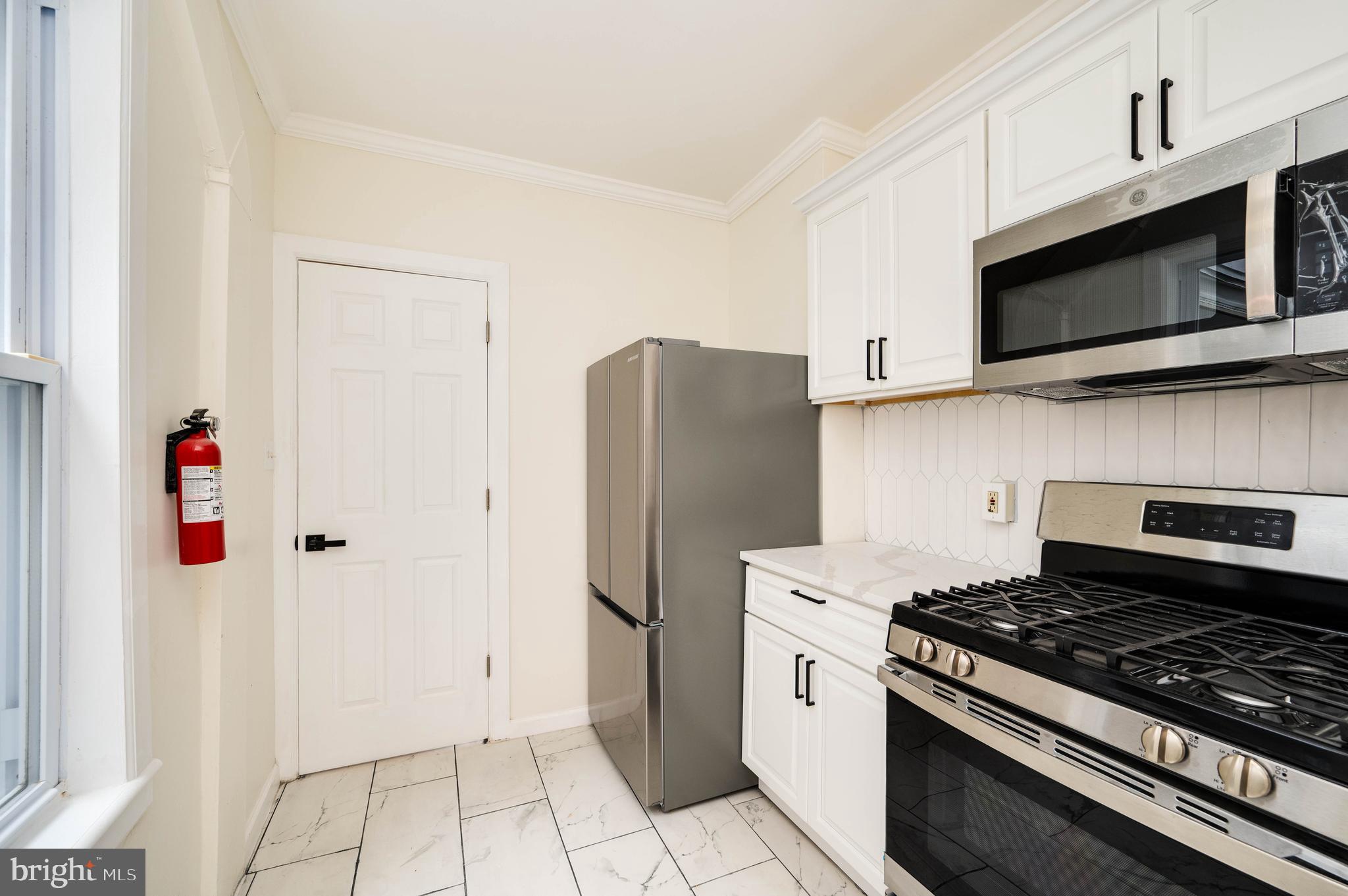 736 LANCE PLACE