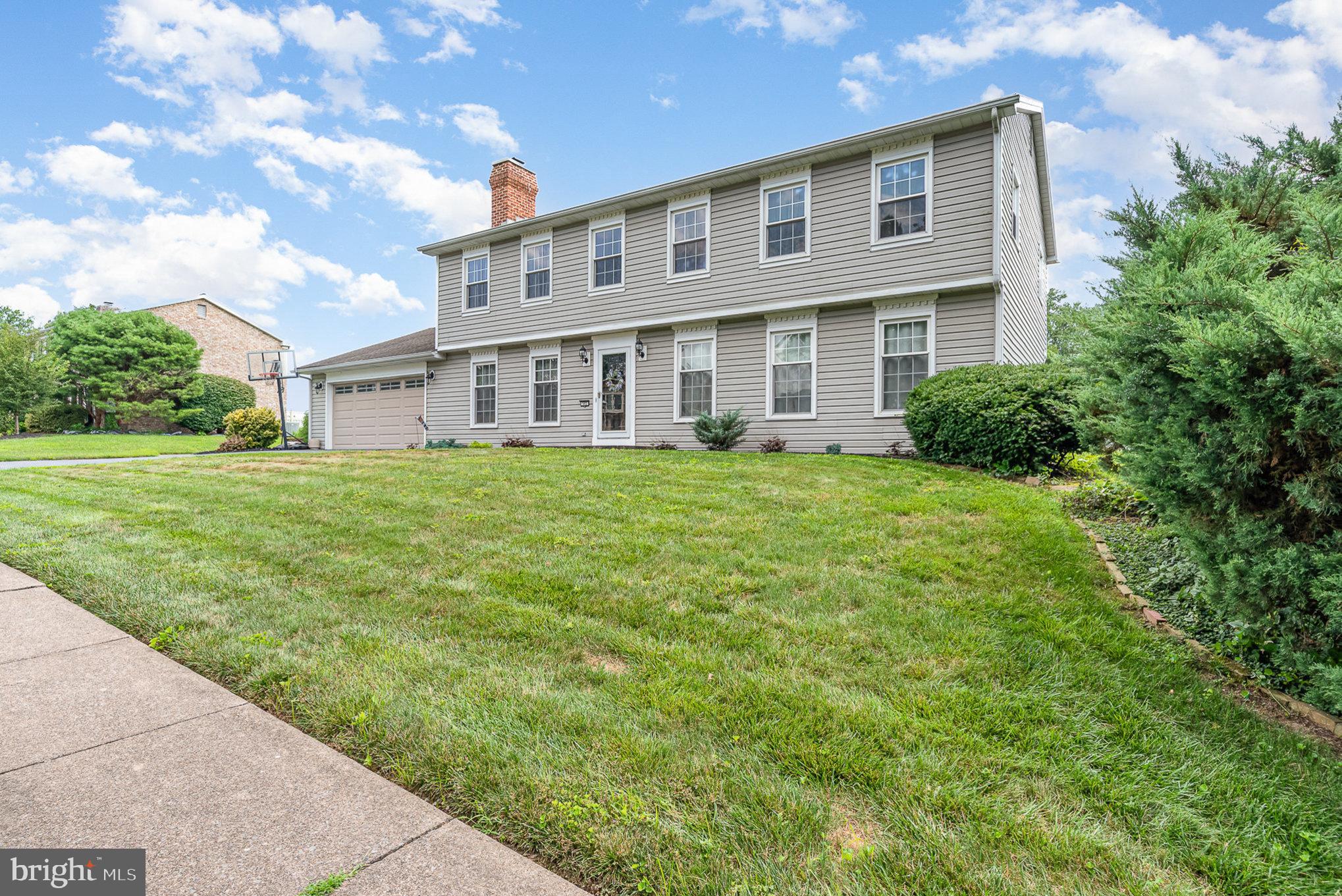 502 KENTWOOD DRIVE