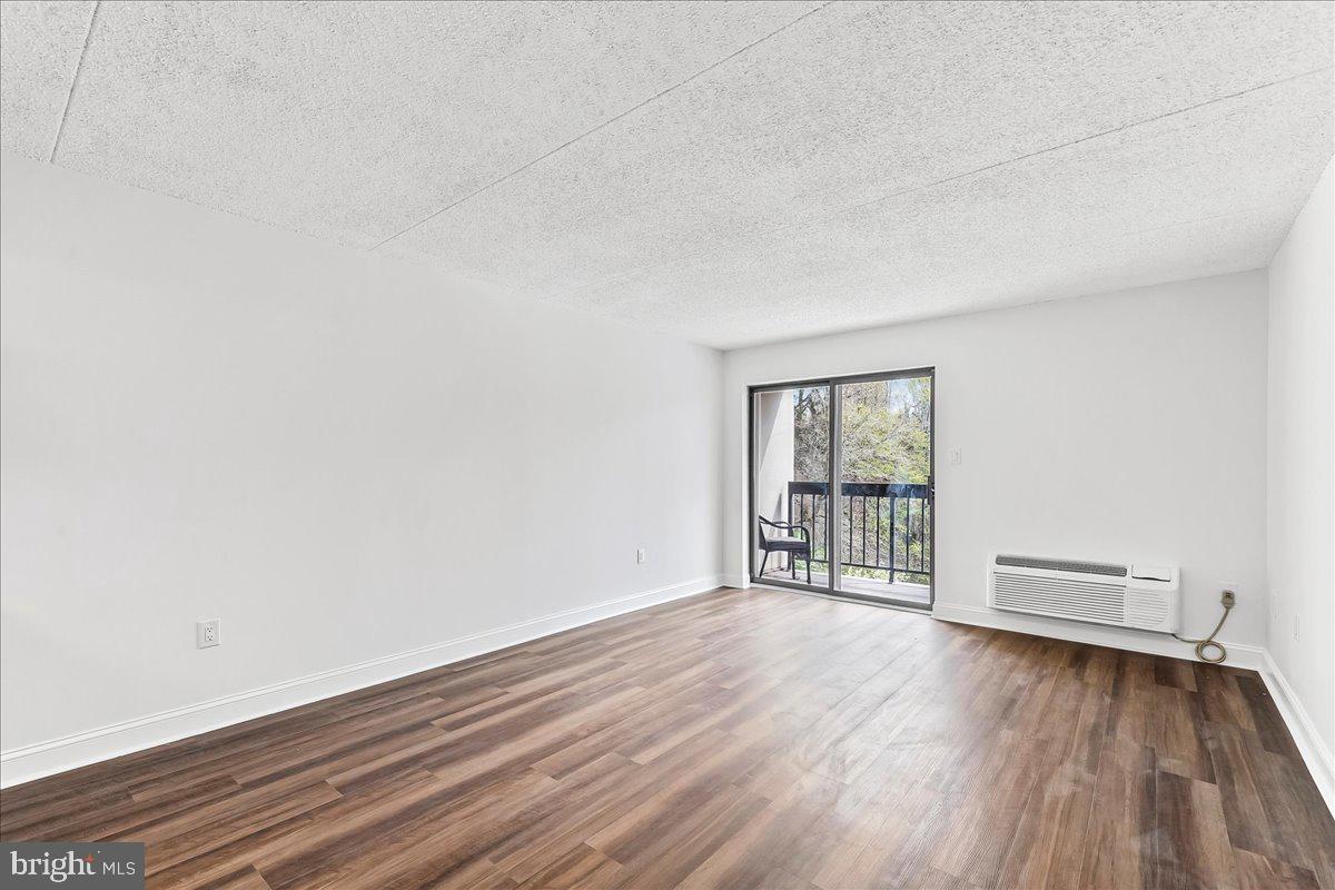 CRUM CREEK VALLEY - Residential