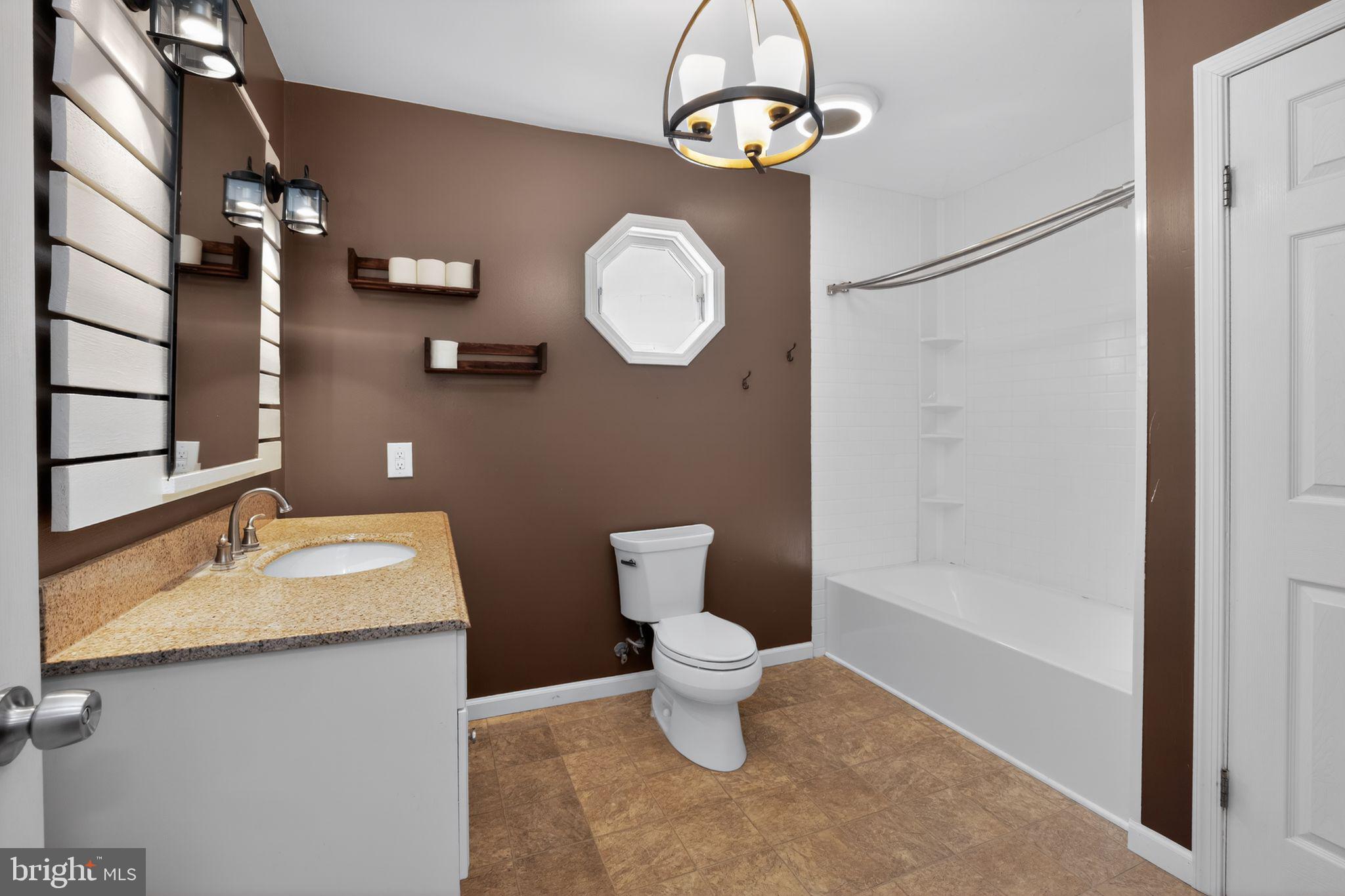 CAROLINE PINES - Residential