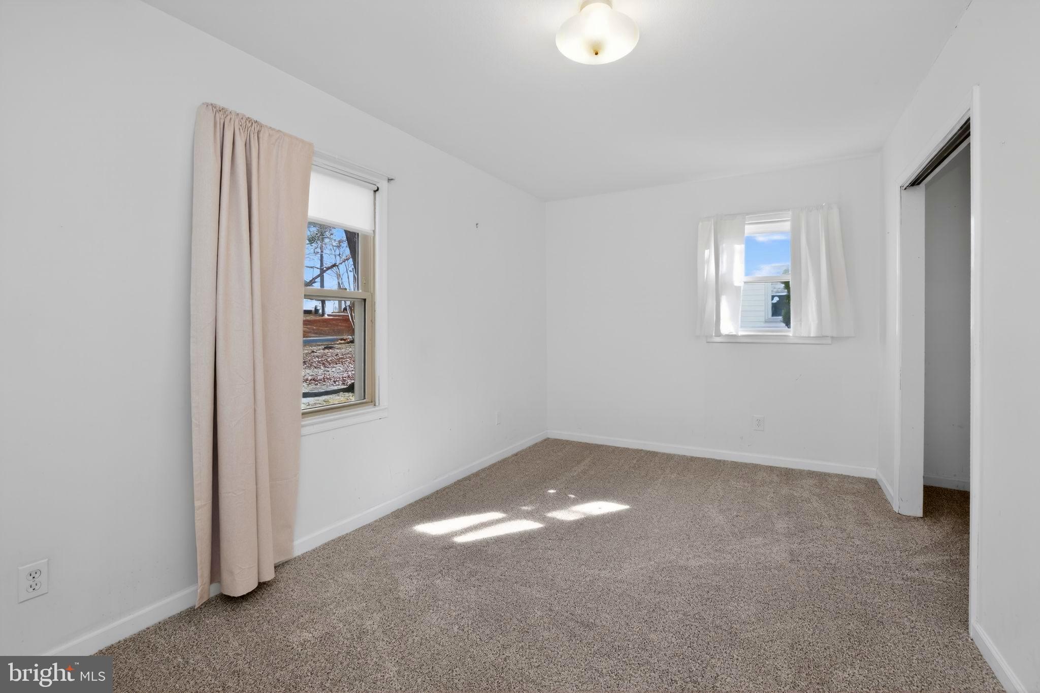 CAROLINE PINES - Residential