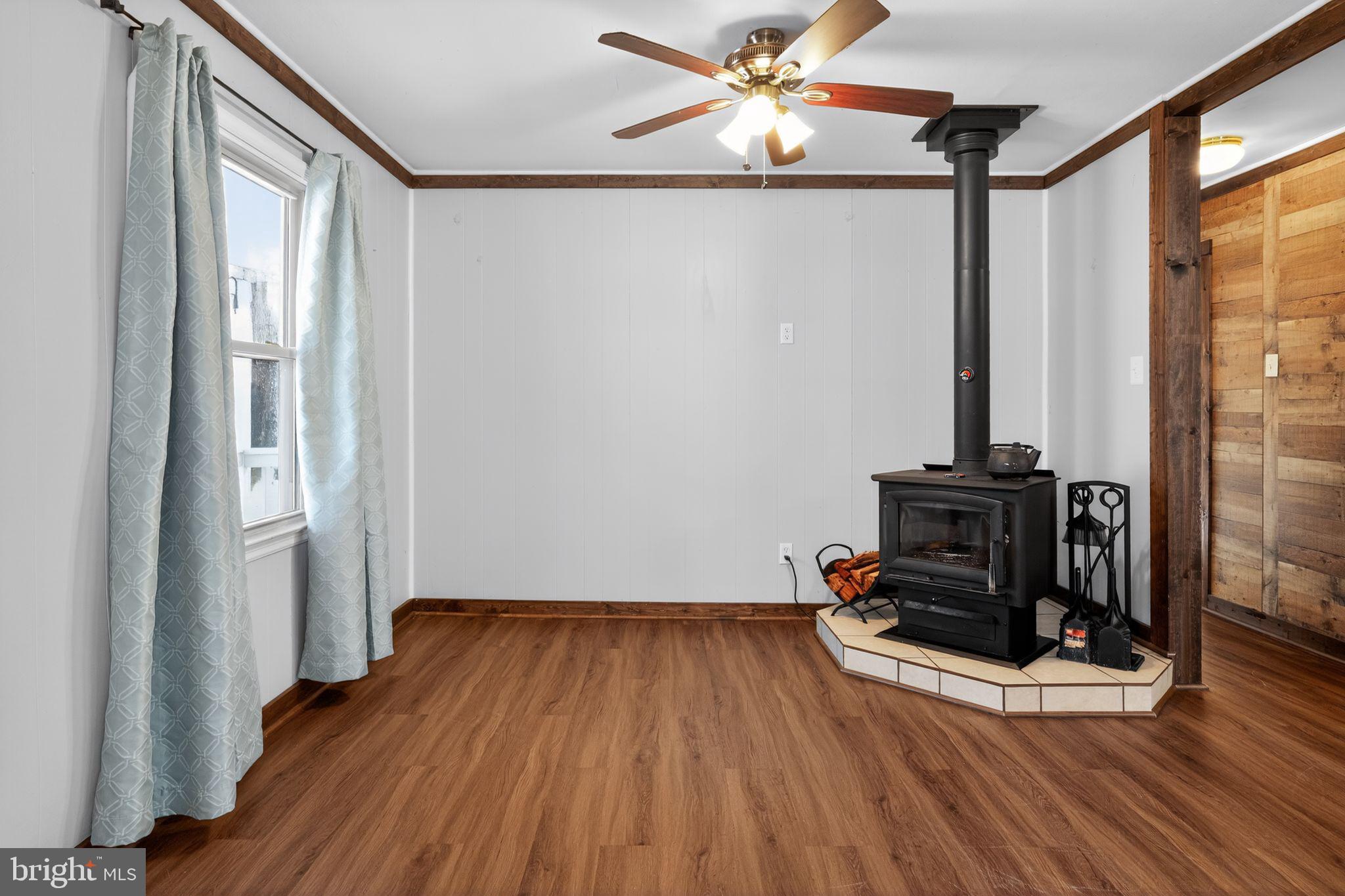 CAROLINE PINES - Residential