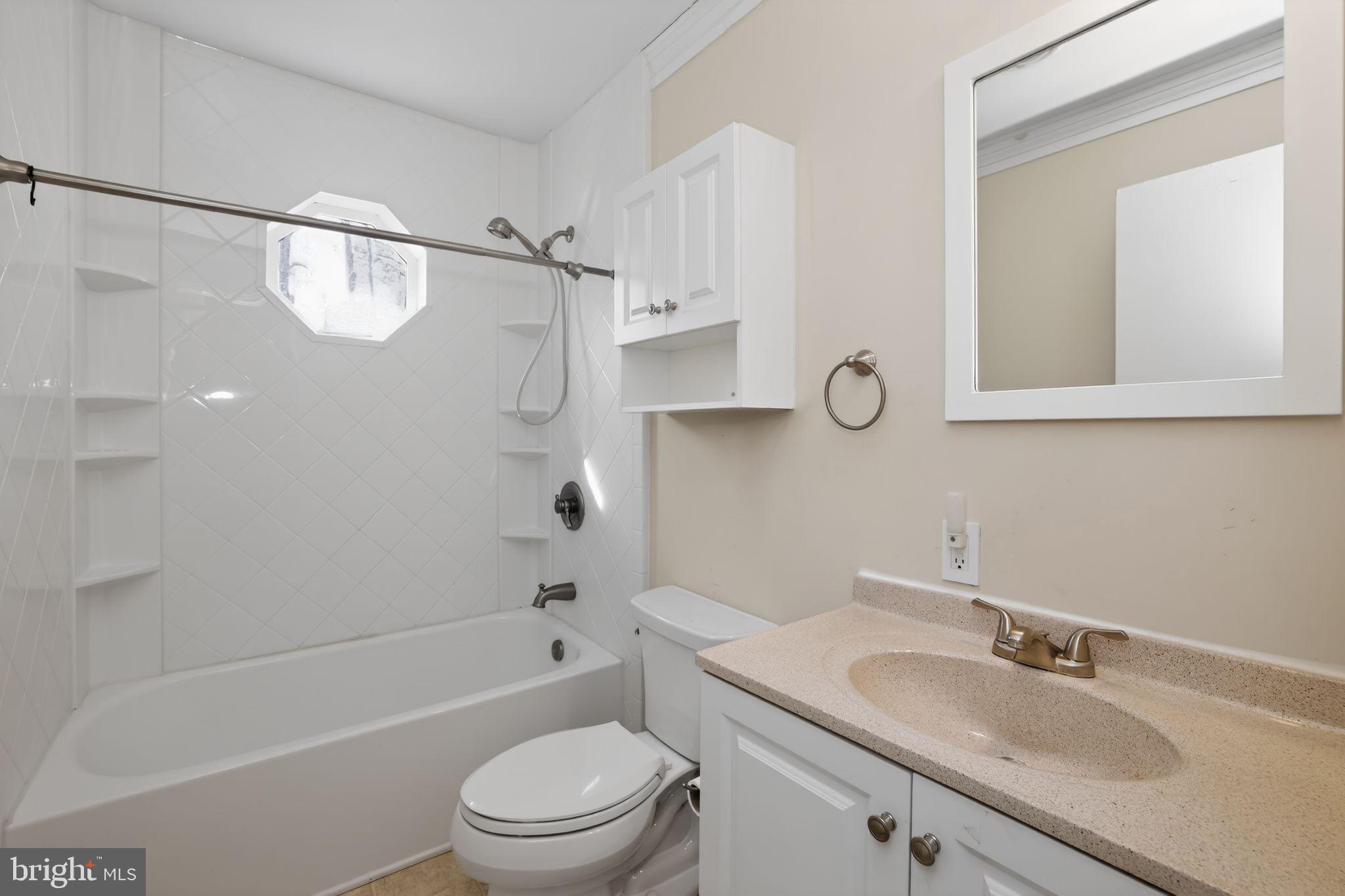 CAROLINE PINES - Residential