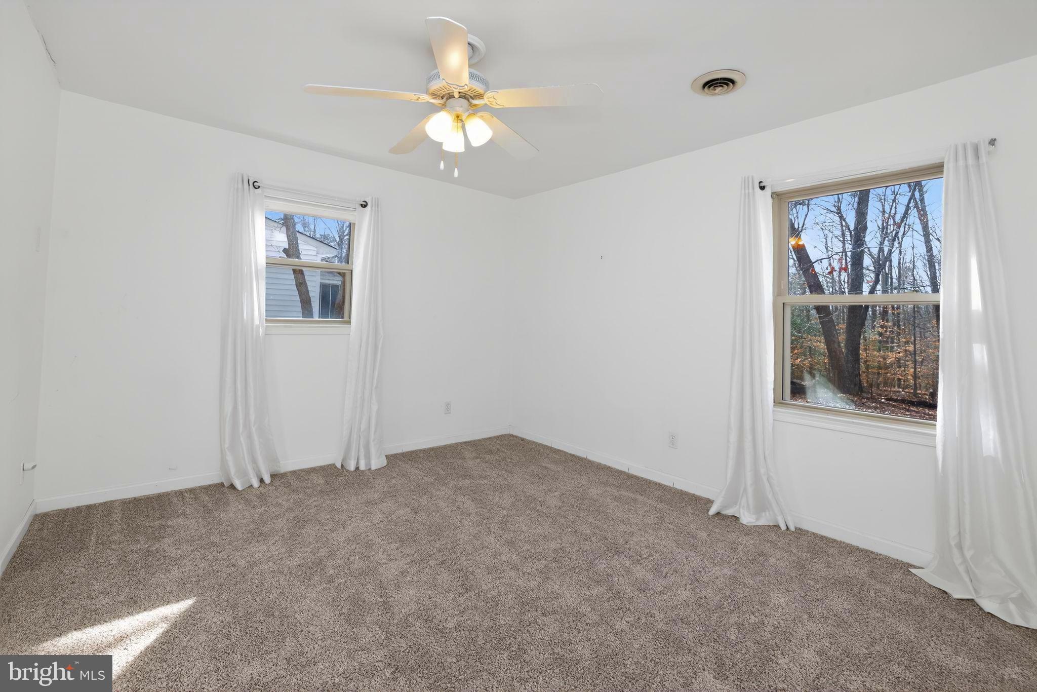 CAROLINE PINES - Residential