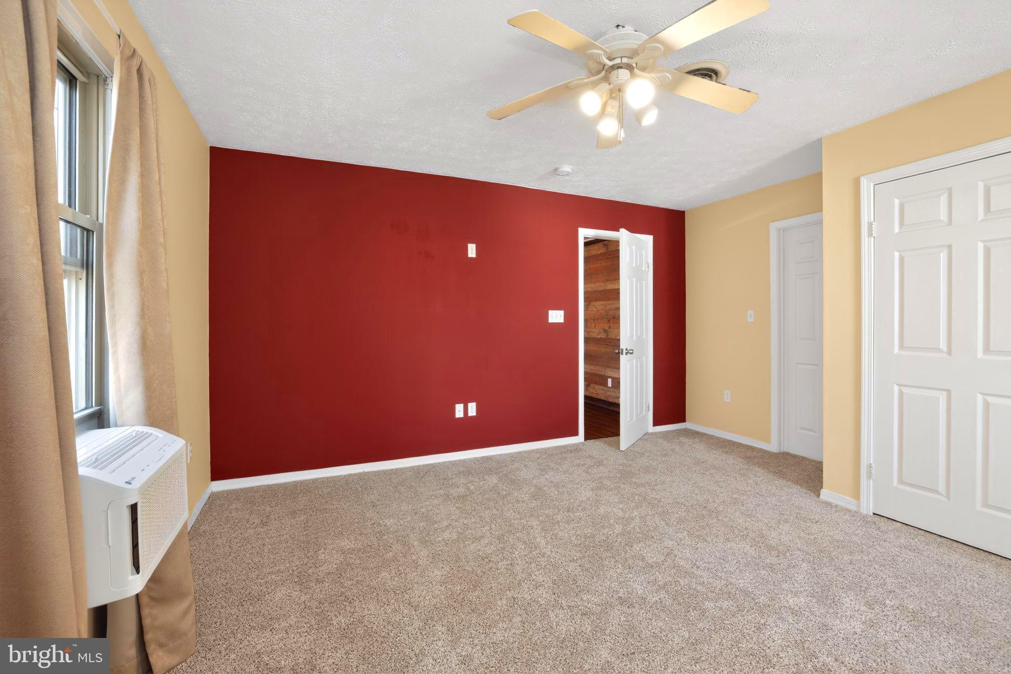 CAROLINE PINES - Residential