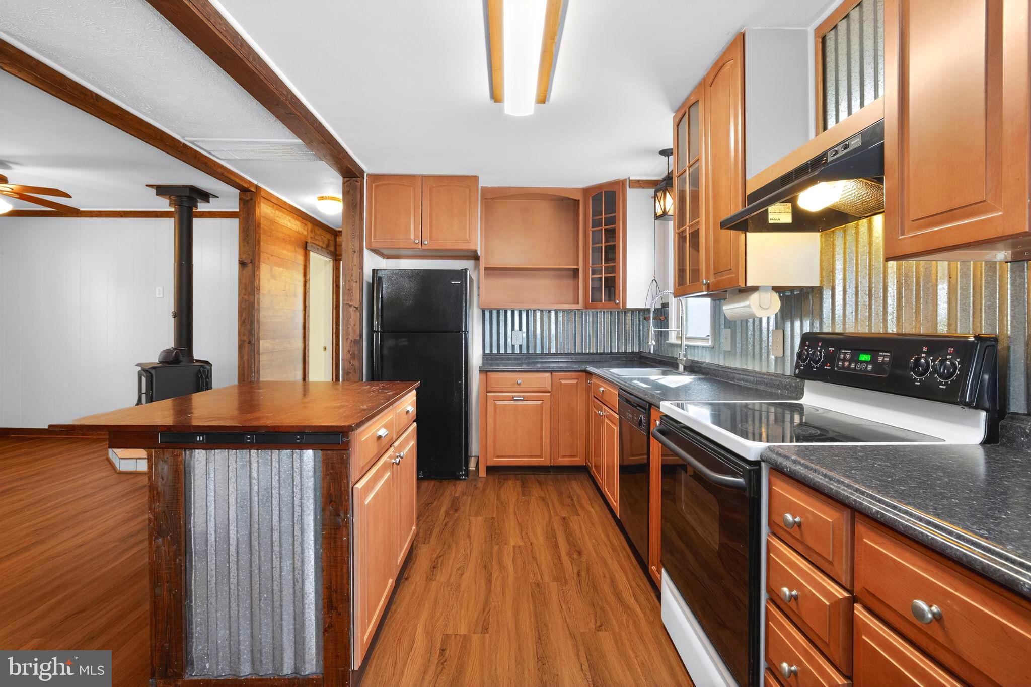 CAROLINE PINES - Residential