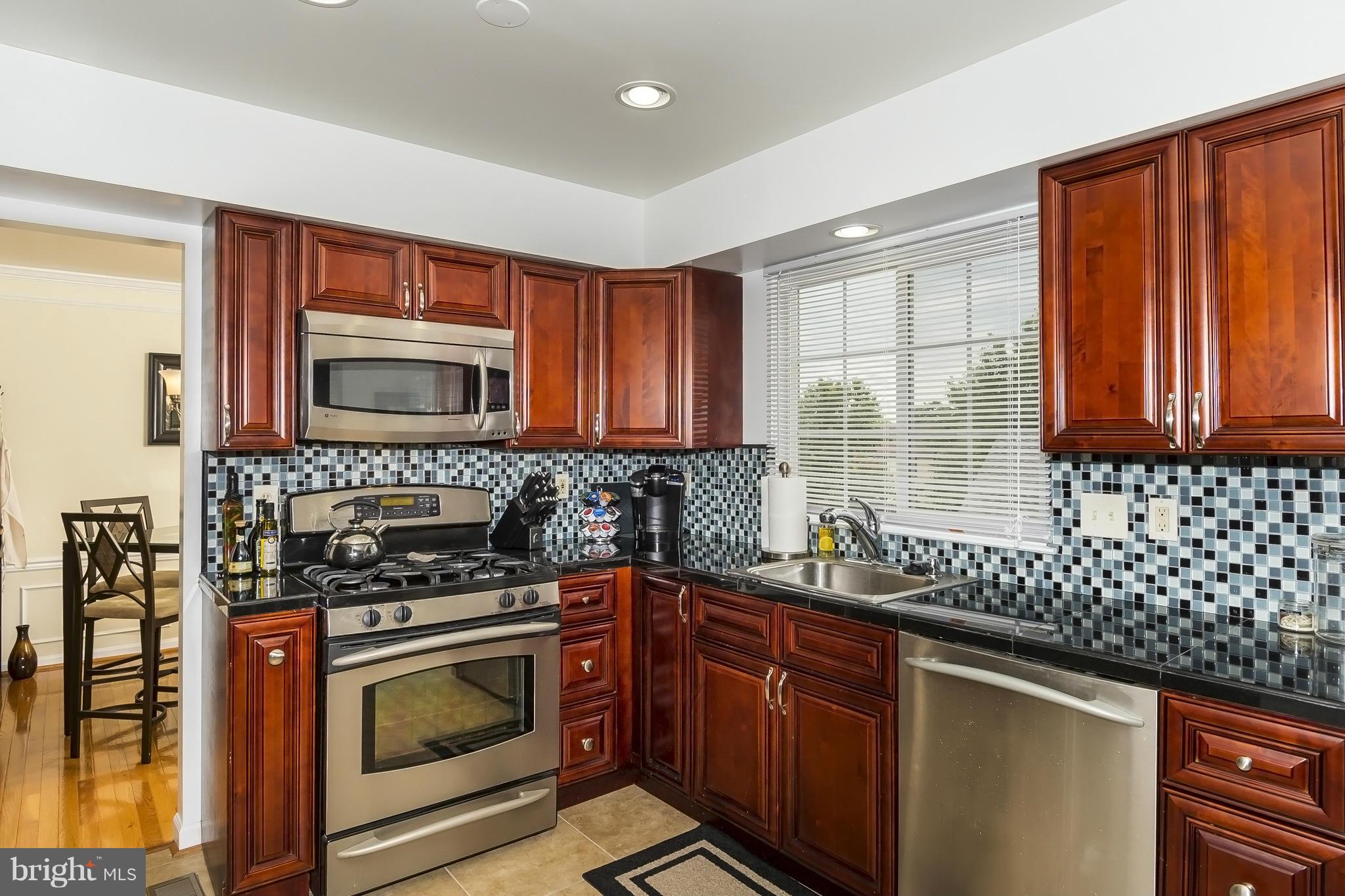 THE PROVINCES - Residential