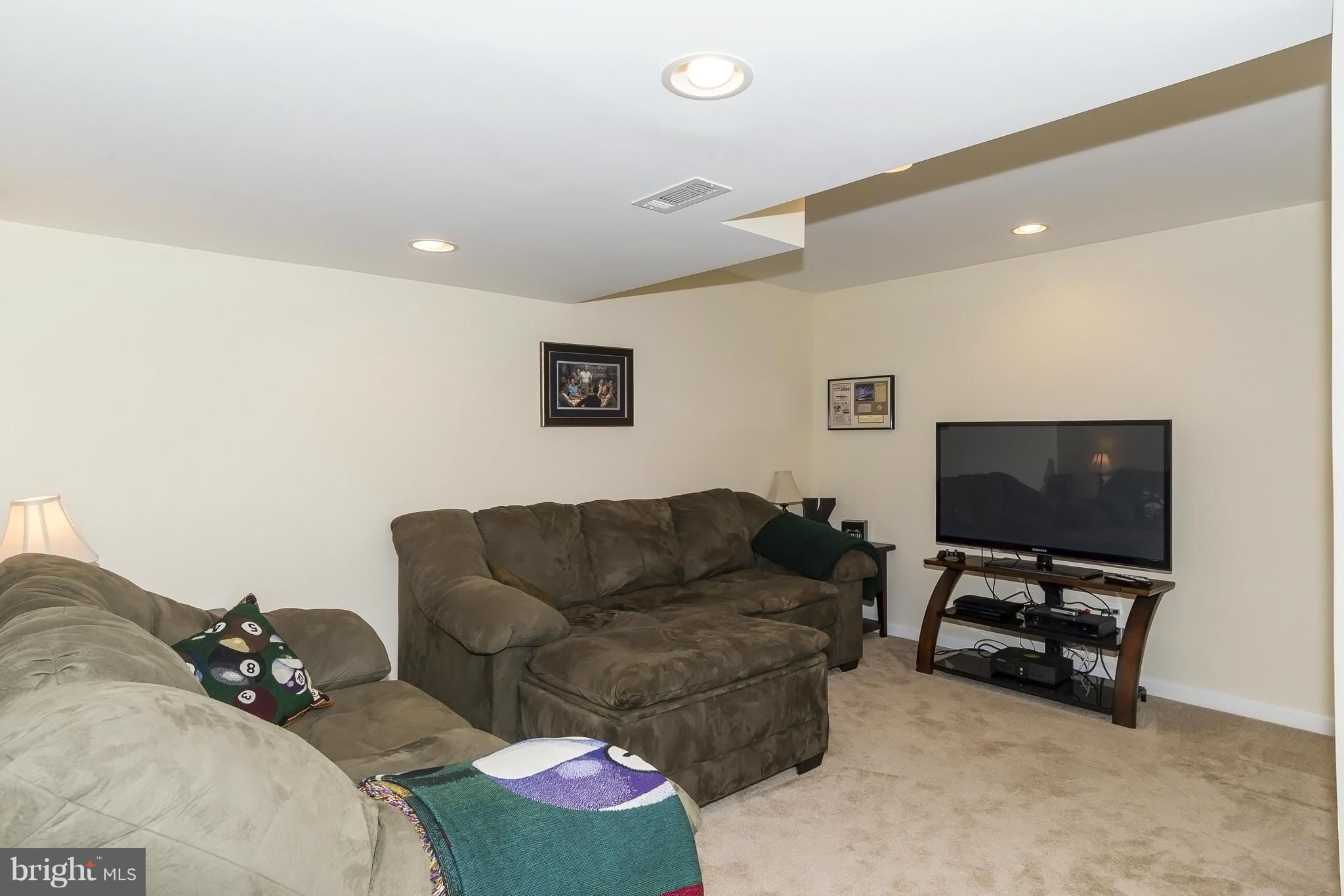 THE PROVINCES - Residential