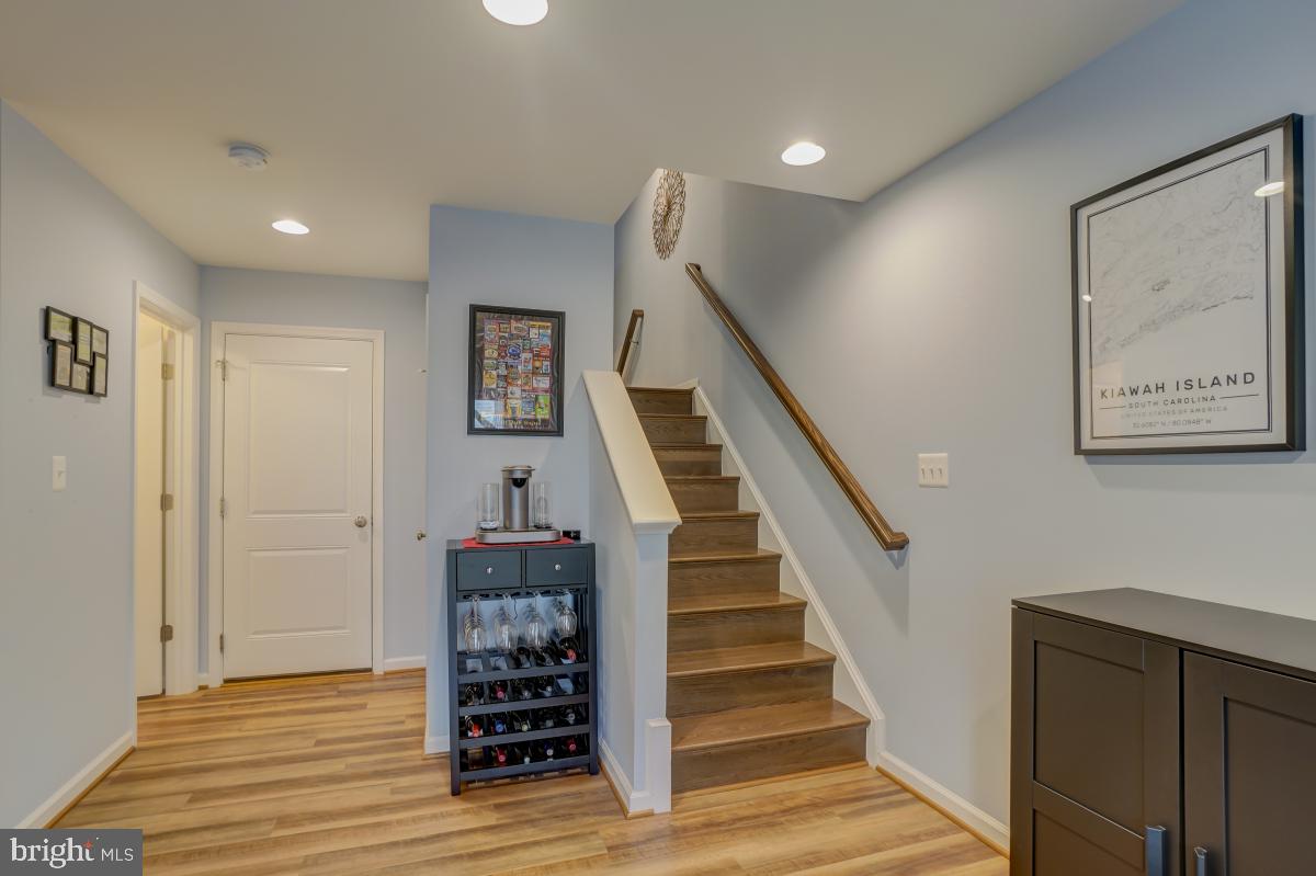 SIGNAL HILL - Residential