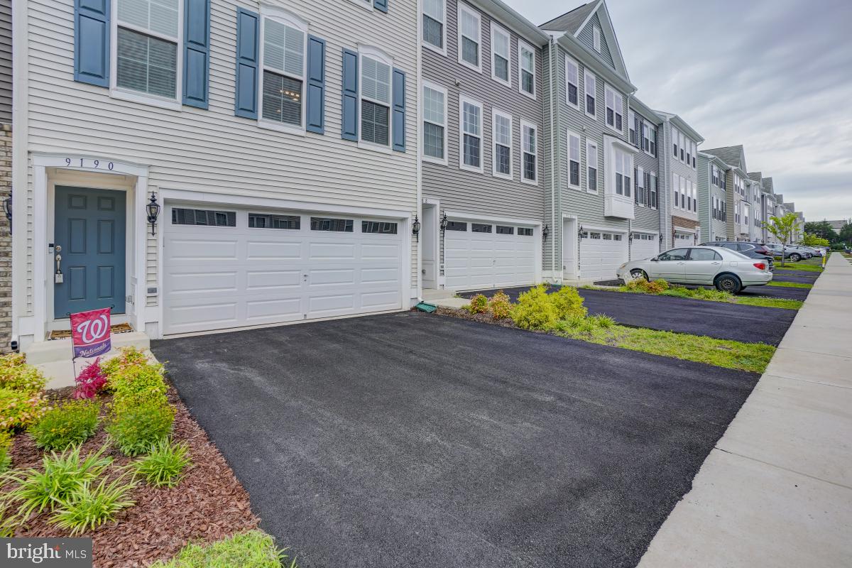 SIGNAL HILL - Residential