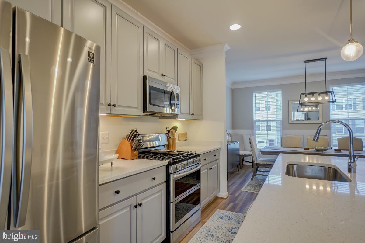 SIGNAL HILL - Residential