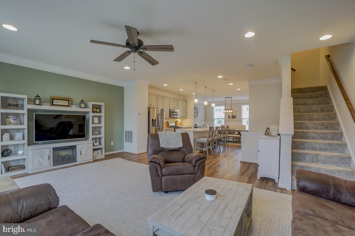 SIGNAL HILL - Residential