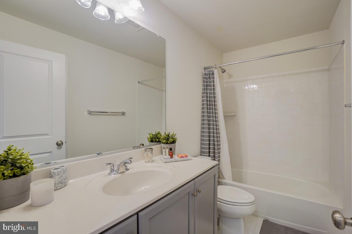 SIGNAL HILL - Residential