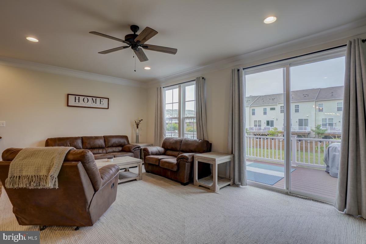 SIGNAL HILL - Residential