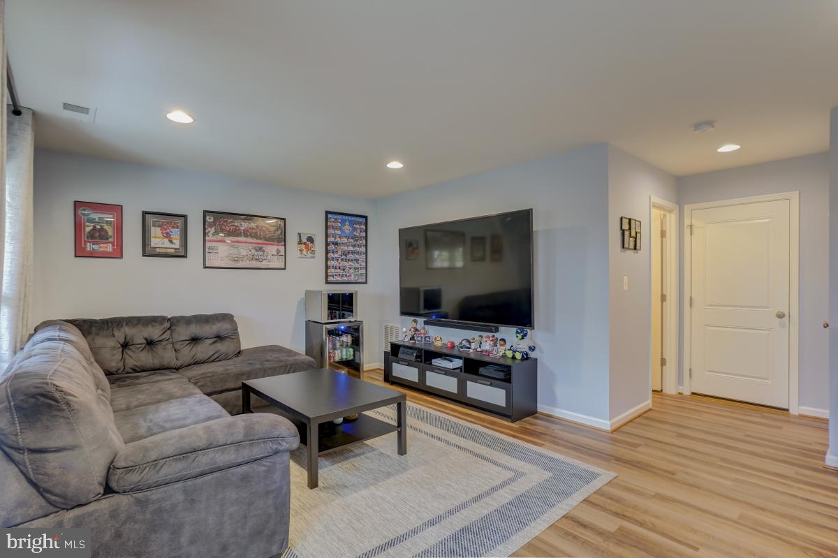 SIGNAL HILL - Residential