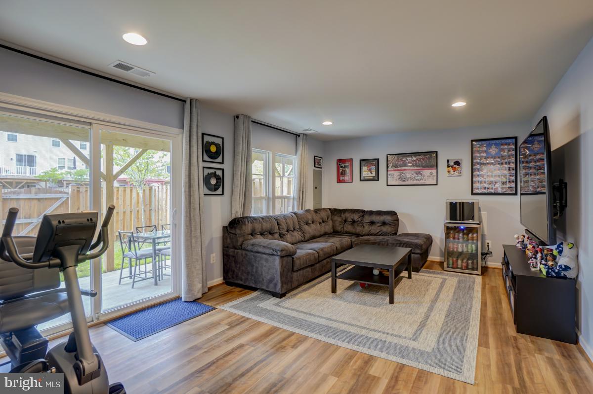 SIGNAL HILL - Residential