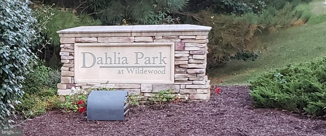 DAHLIA PARK OF WILDEWOOD - Residential