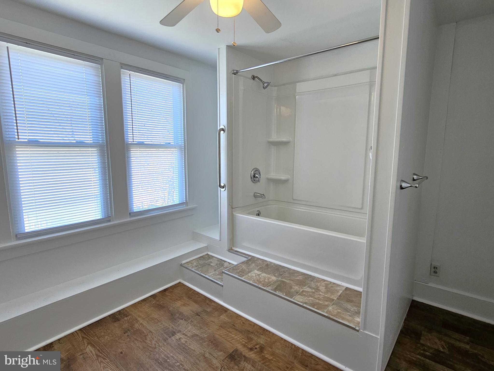 DILLWYN - Residential